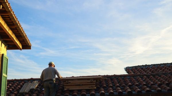 Guide complet pour la rénovation de toiture à Avignon