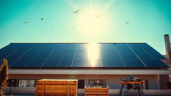 Installation de panneaux solaires à Nîmes : guide des économies d'énergie